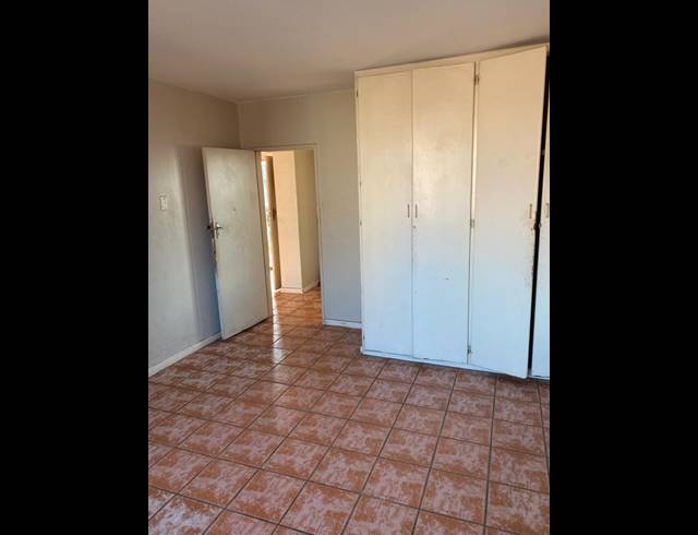 1 BEDROOM APARTMENT FOR SALE IN SUNNYSIDE